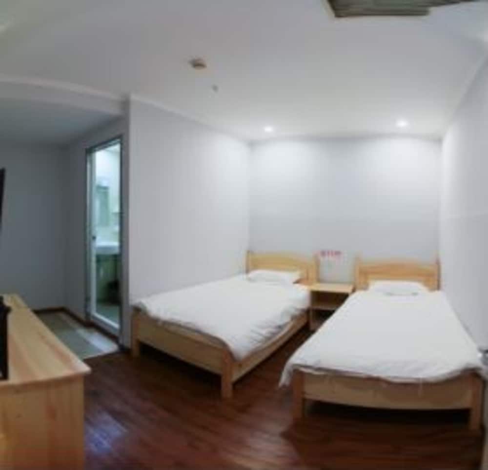 Twin Room, Non Smoking