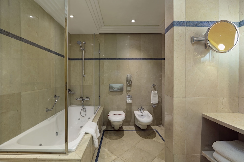 Suite, 1 King Bed, Sea View (Diplomatic) - Photo 7