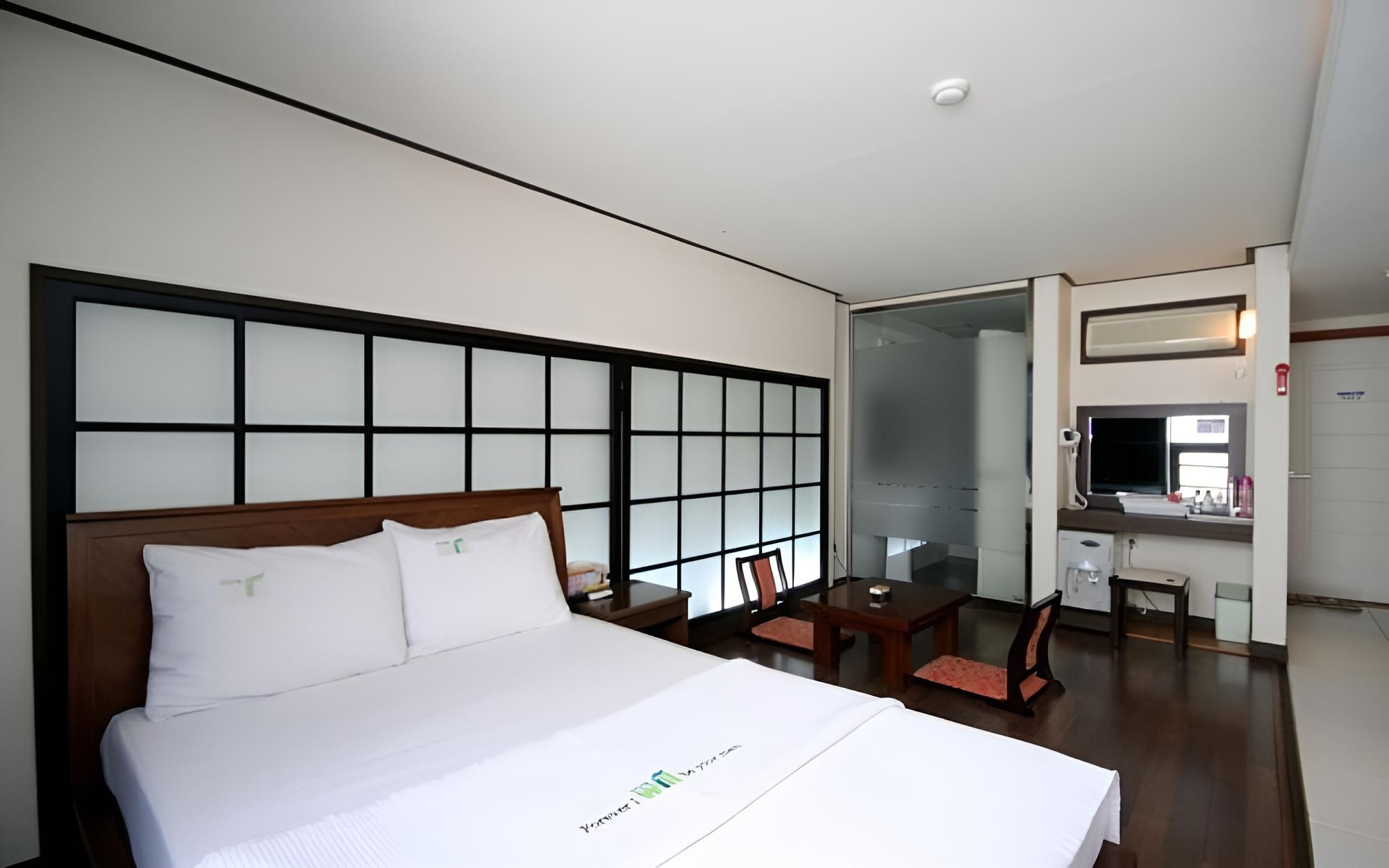 Room (Japanese-style Room) photo 3