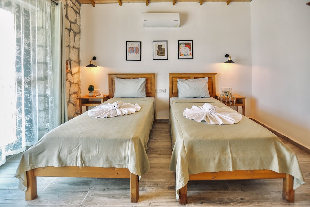 Superior Twin Room - Photo 8