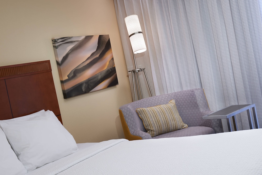 Room, 2 Queen Beds - Photo 3