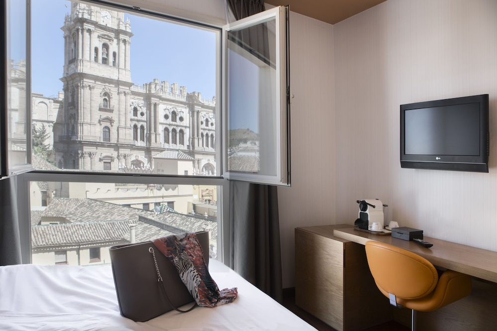 Superior Double Room (Cathedral view) - Photo 7