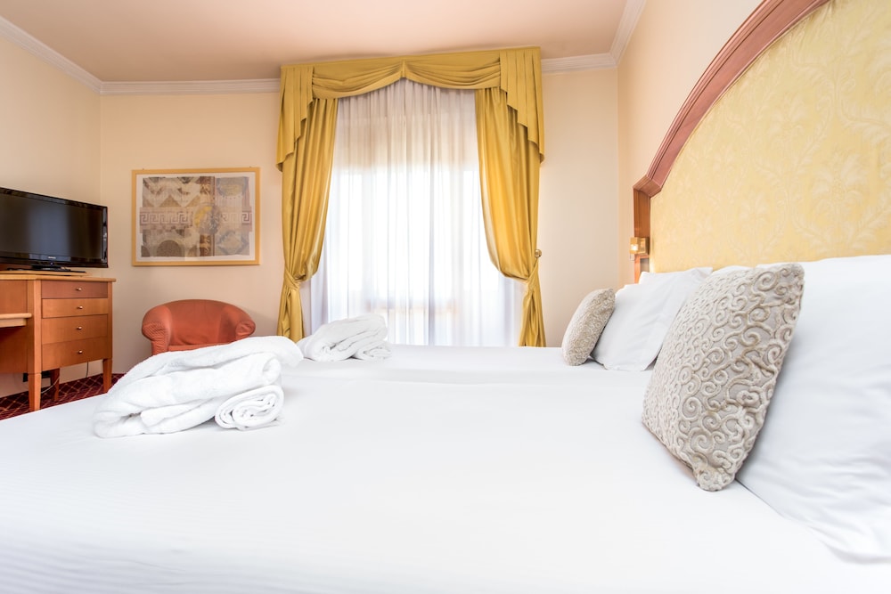 Standard Double Room - Photo 2