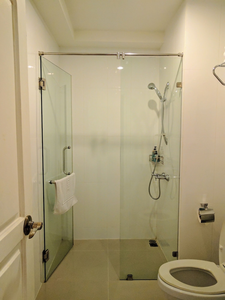 Premium Deluxe 2 Twin, City View Balcony - Photo 14