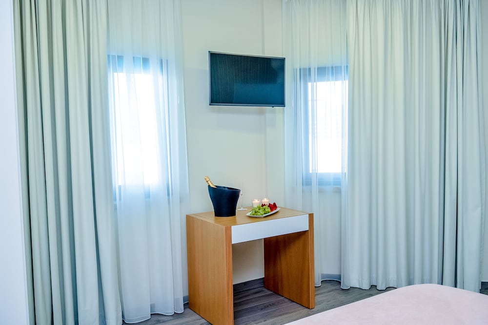 Standard Double or Twin Room, Pool View, Ground Floor (2) photo 2