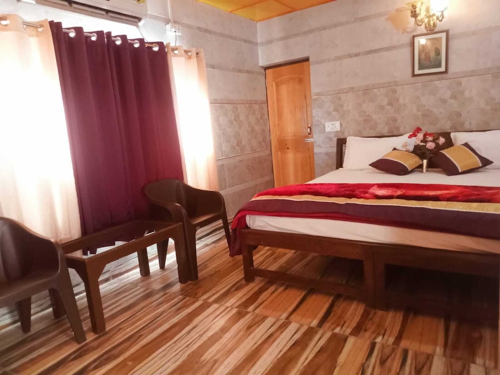 Deluxe Room - Photo 15