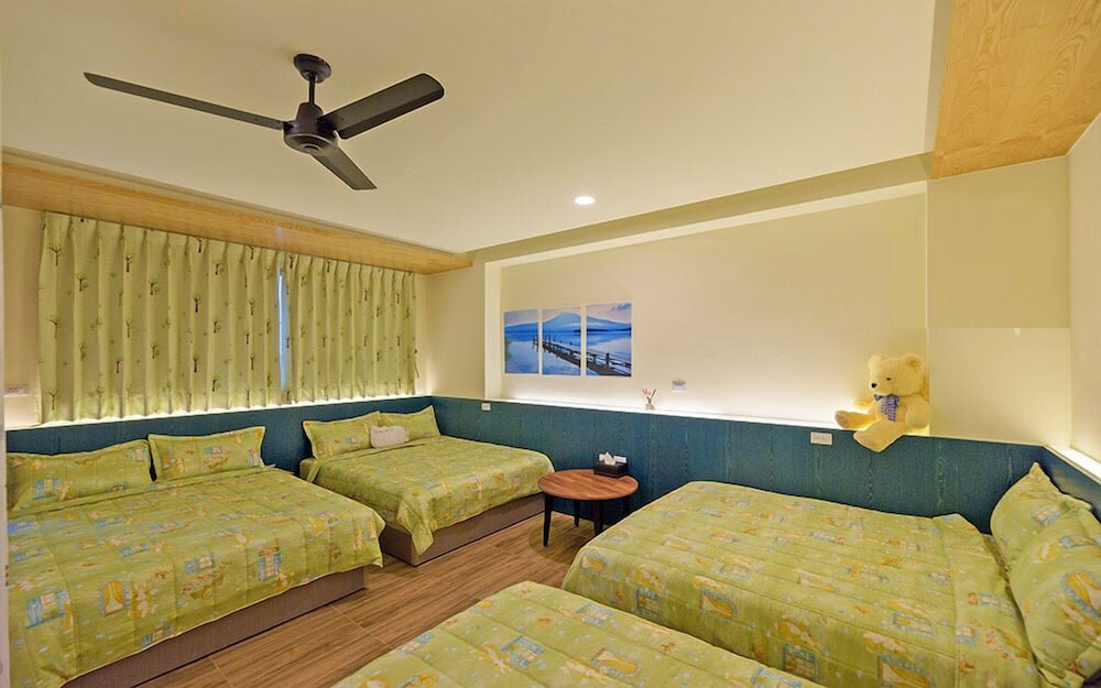 Family Room, Multiple Beds, Balcony photo 1