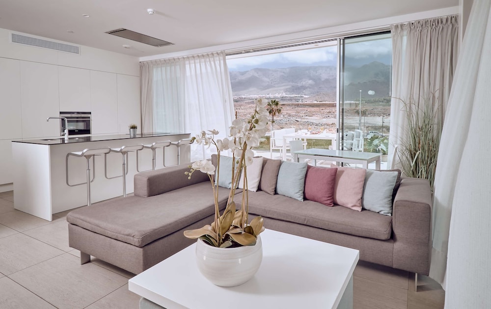 Suite, 2 Bedrooms, Mountain View (Serenity Pico) thumbnail 5