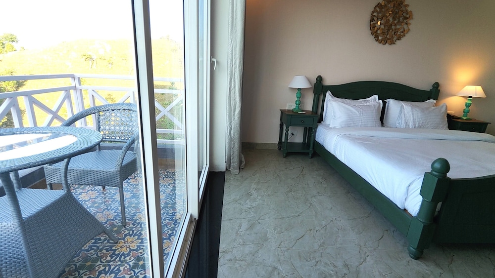 Deluxe Double Room - Photo 14