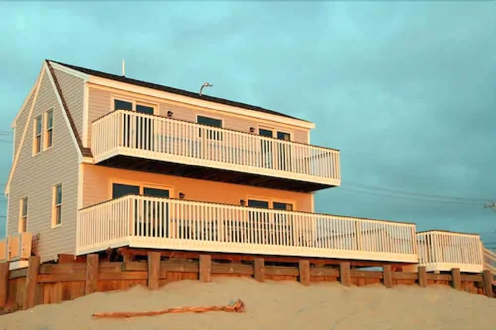 3 Bedroom Beach House photo 2