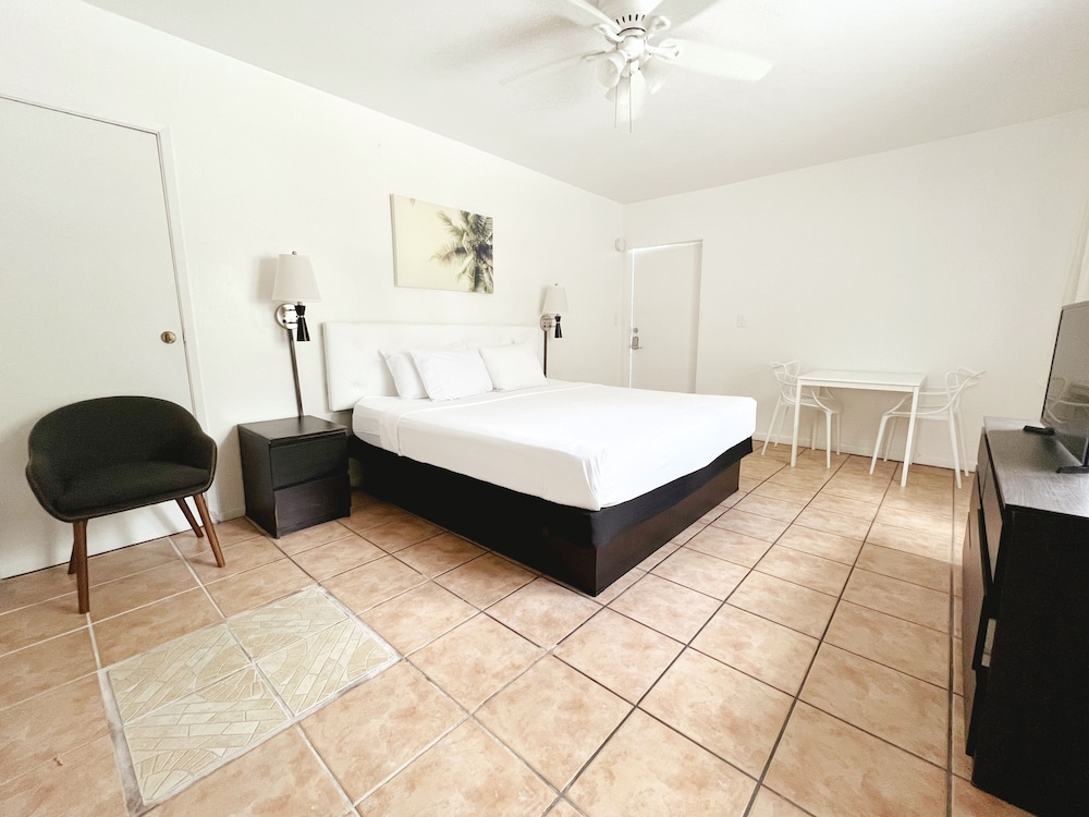 TropiRock A North Beach Village Resort Hotel, Photo 2