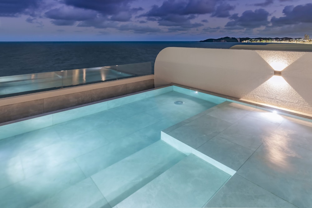 Premium Suite thumbnail 6