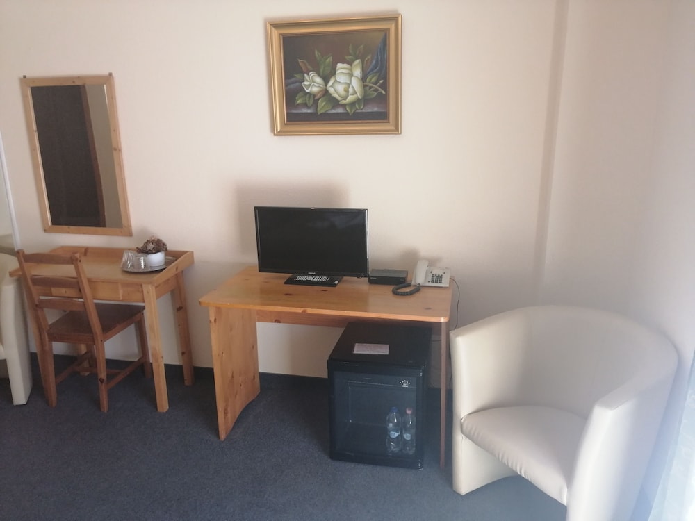 Exclusive Triple Room photo 3