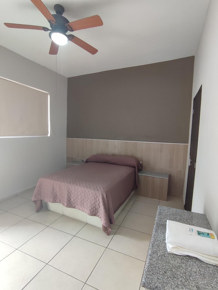 Basic Double Room photo 3