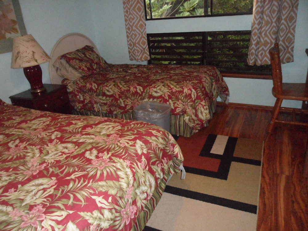 Double or Twin Room (The Nut Room)