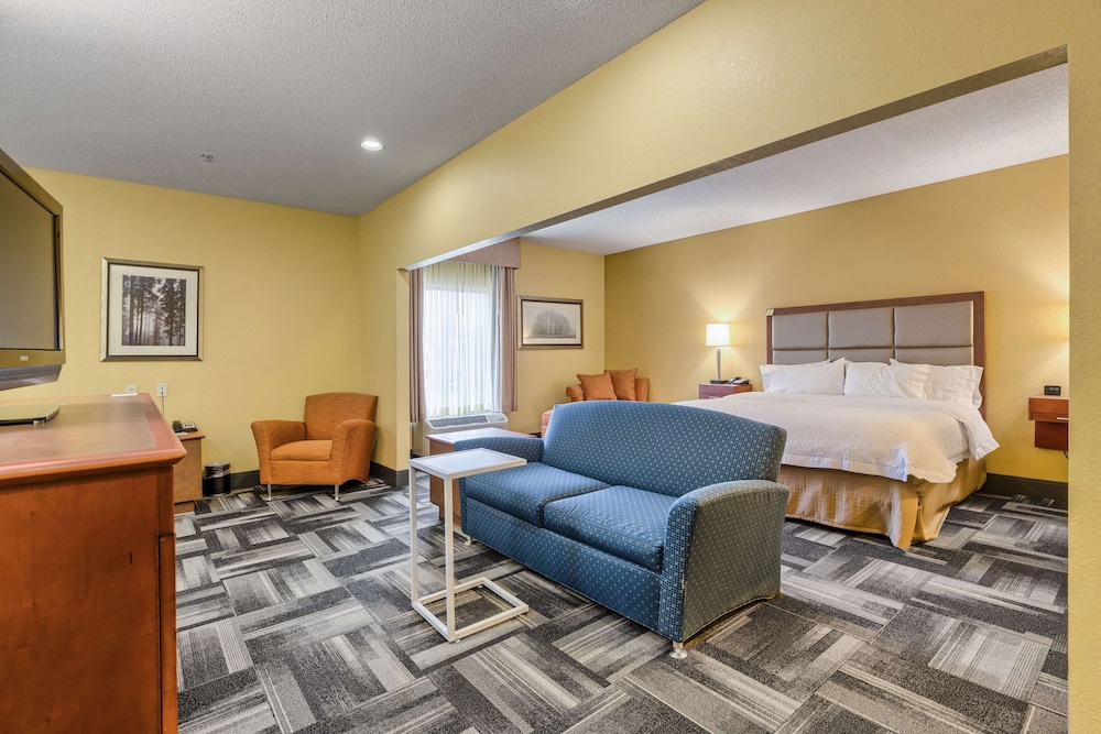 Suite, 1 King Bed, Non Smoking - Photo 2