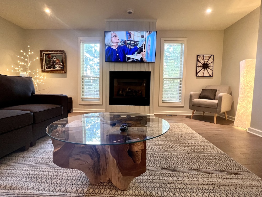Luxury Condo, 1 Bedroom, Hot Tub, Mountain View (North Pointe)