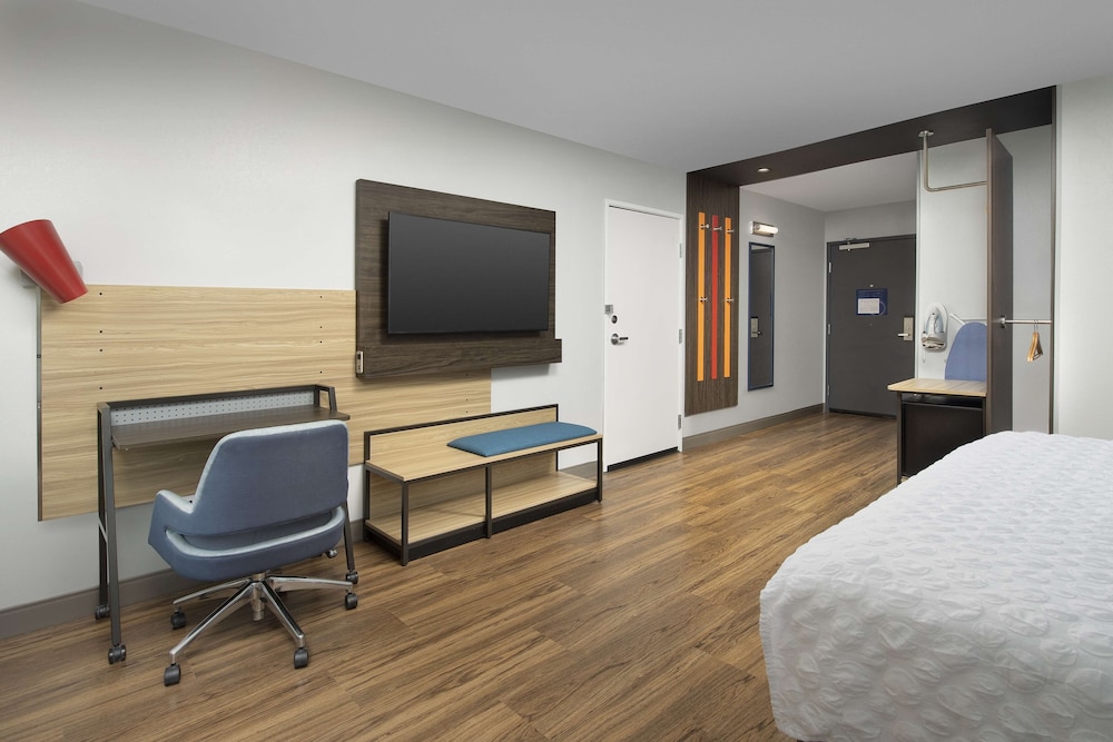 Standard Room, 2 Queen Beds, Non Smoking (Building A) - Photo 2
