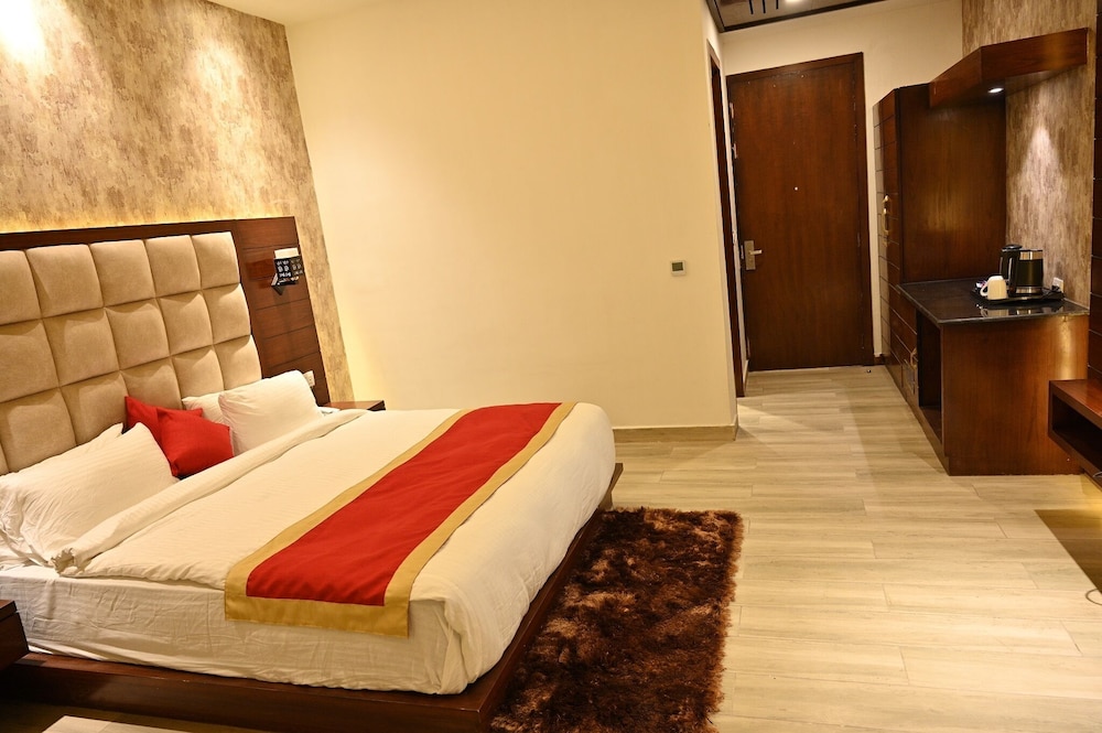 Deluxe Room - Photo 1