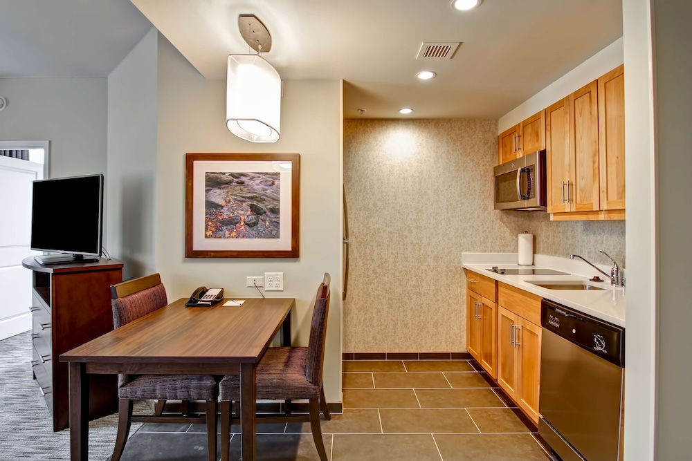 Suite, Multiple Beds, Accessible, Corner photo 3