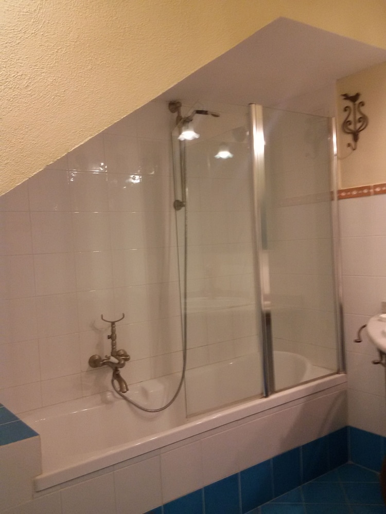 Classic Double Room, 1 Double Bed, Partial Sea View photo 2