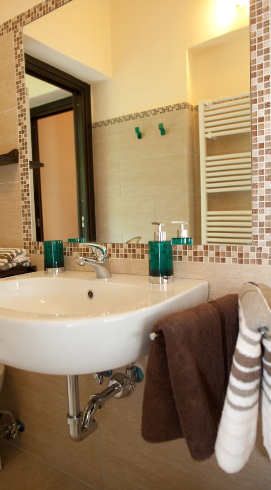 Double Room, Shared Bathroom, Courtyard View photo 2