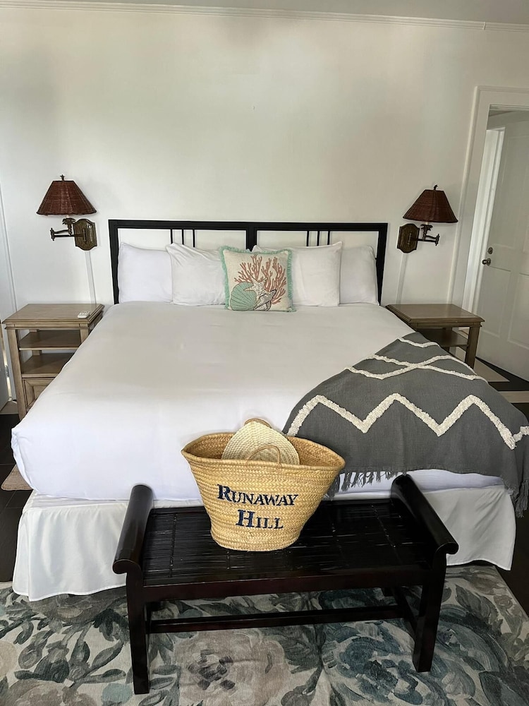 Room, 1 King Bed, Beach View, Oceanfront