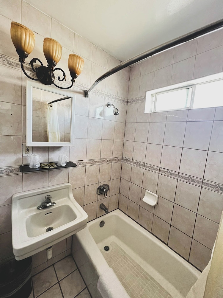 Large Room, 2 Queen Beds, Non Smoking