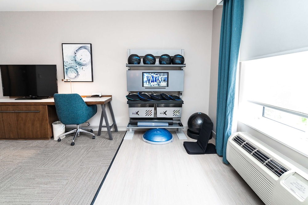Room, 1 King Bed, Accessible, Bathtub (Mobility & Hearing) - Photo 2