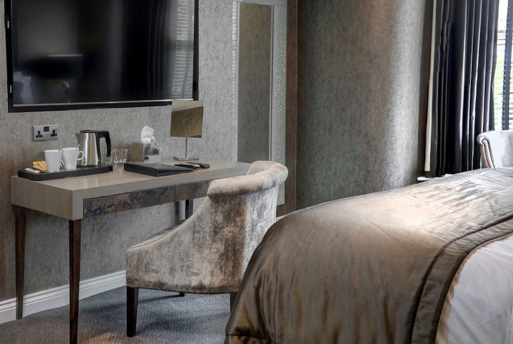 Superior Room, 1 King Bed, Non Smoking (Converts to 2 Twin Beds) - Photo 14