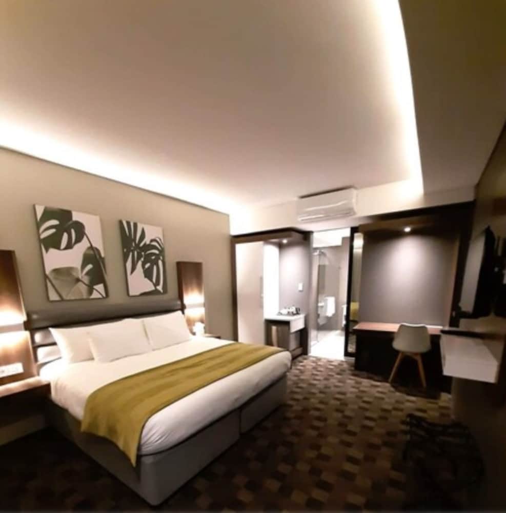 Deluxe Room - Photo 1
