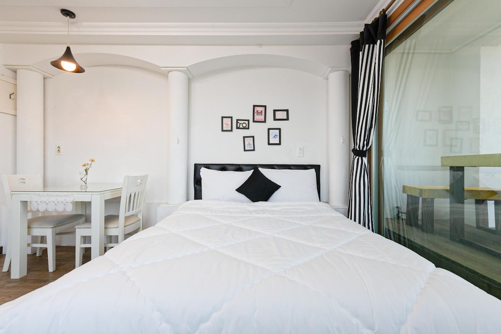 Basic Room, 1 Bedroom (Frisia 301(Ocean View)) - Photo 5