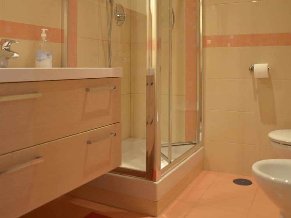 Triple Room, Shared Bathroom photo 3