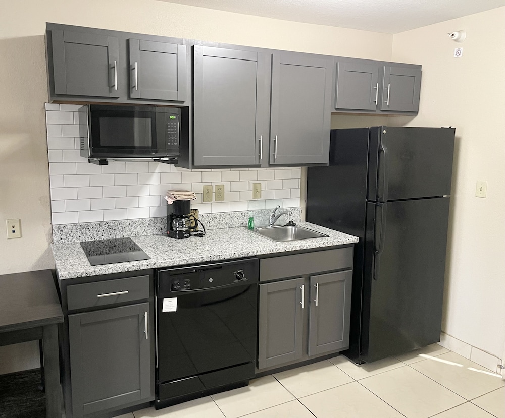 Candlewood Suites Airport by IHG, Photo 7