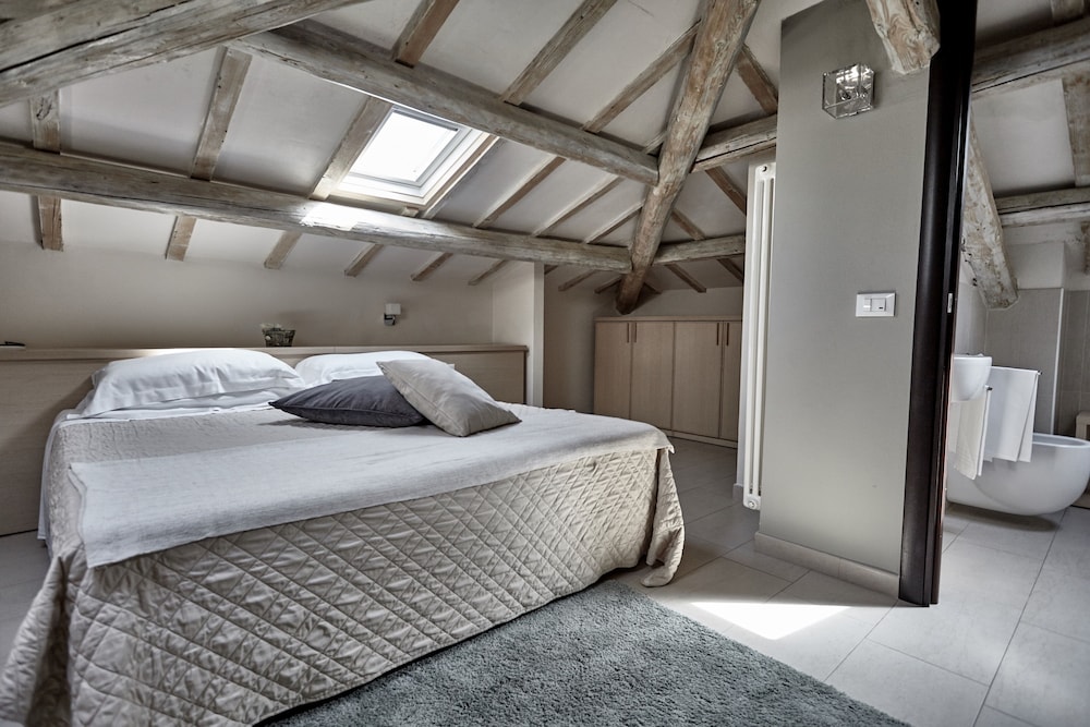 Basic Double or Twin Room, Tower (Attic) photo 2
