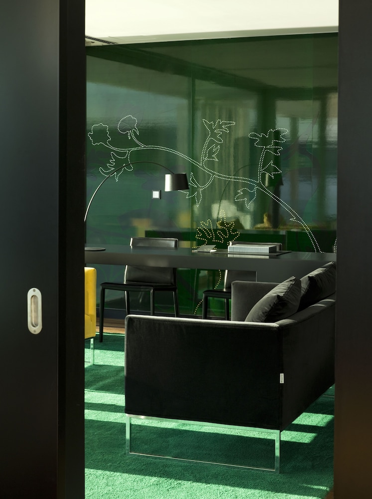 Suite (Diplomatic) - Photo 6