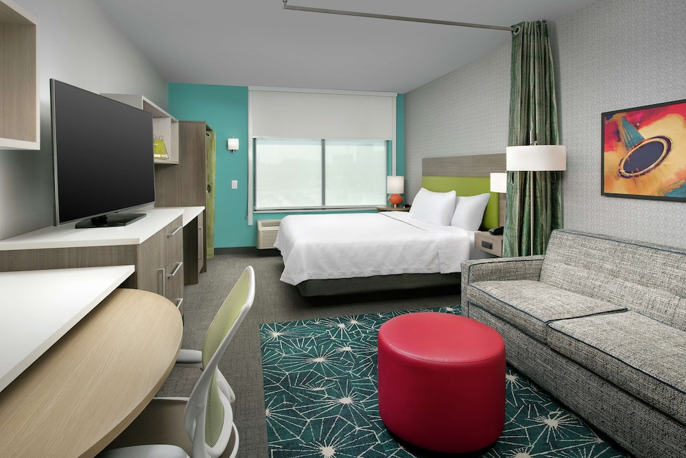 Studio, 1 King Bed, Accessible, Bathtub