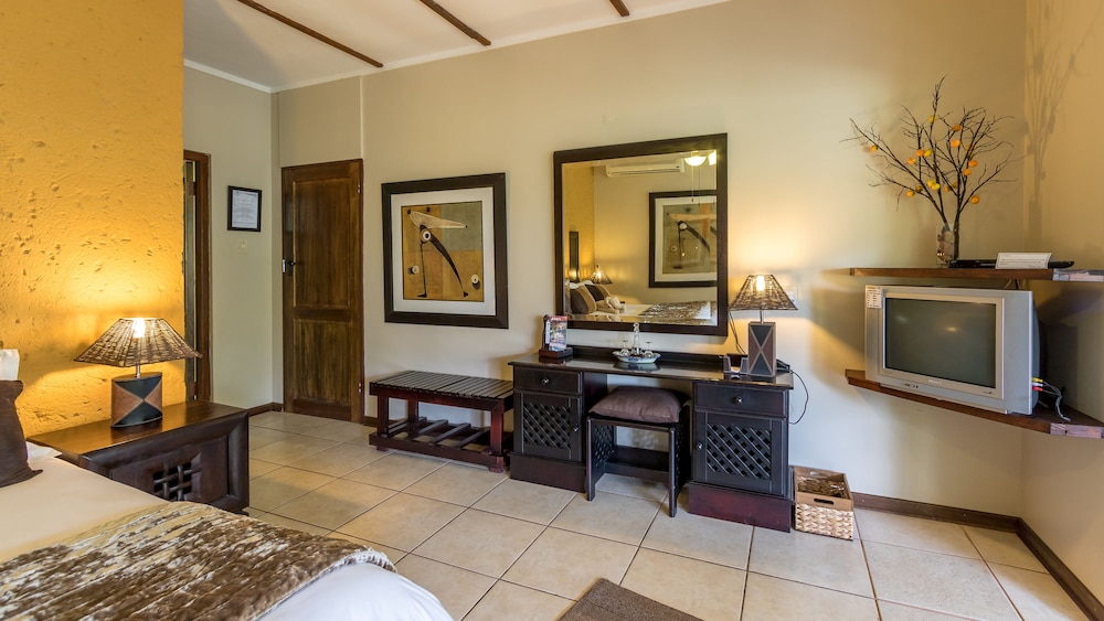 Family Room, 1 Double Bed with Sofa bed, Private Bathroom, Garden View photo 3