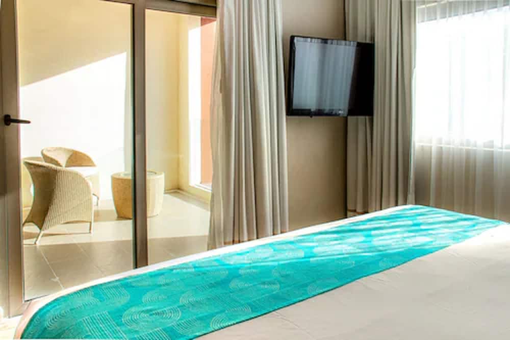 Deluxe Room - Photo 12