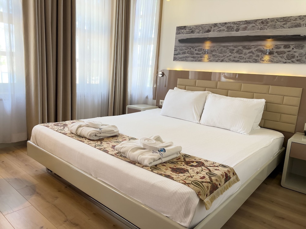 Deluxe Room, 1 Double Bed, Non Smoking, Sea View - Photo 19