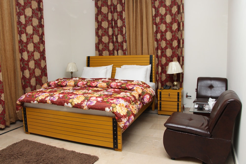 Standard House, Multiple Beds, Smoking photo 3