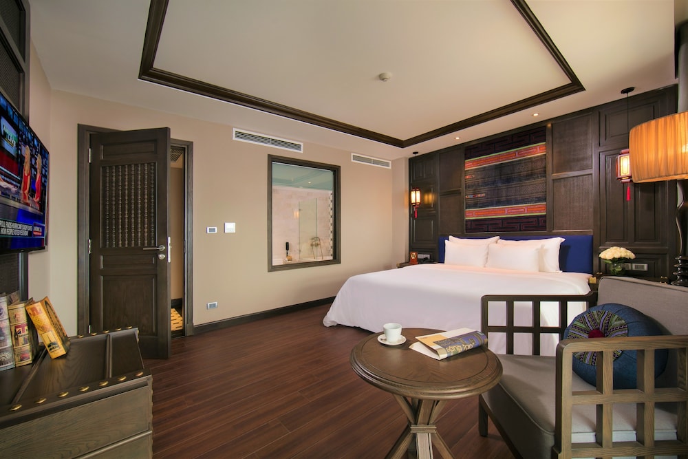 Deluxe Double Room, City View - Photo 13