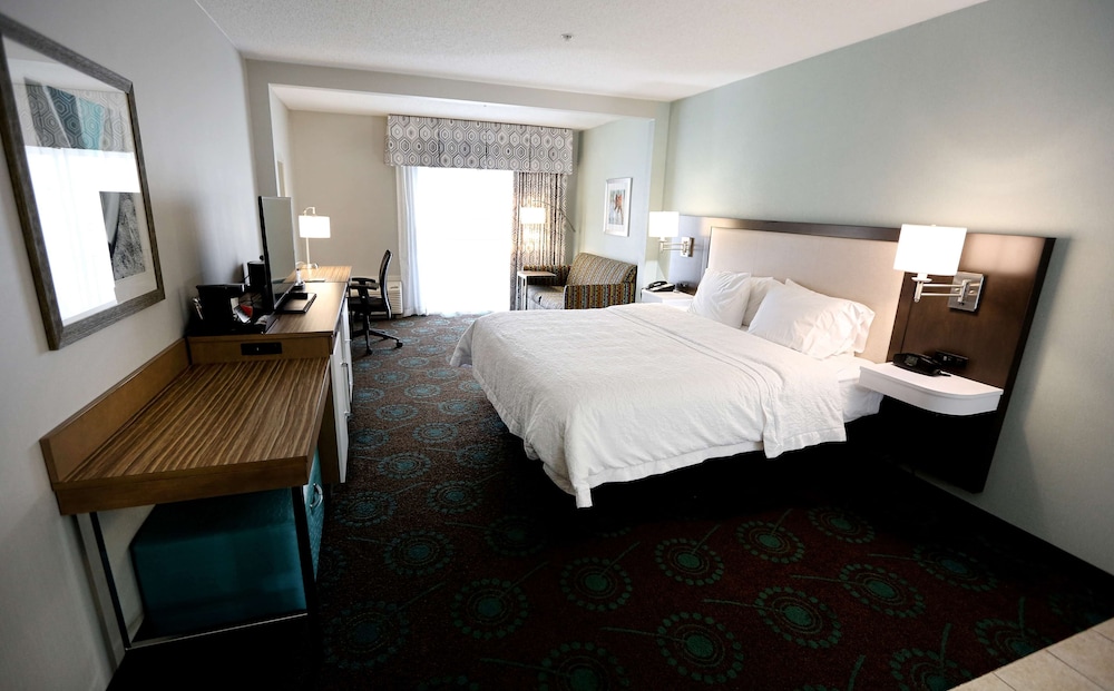 Room, 1 King Bed, Jetted Tub (Waterfront) - Photo 1