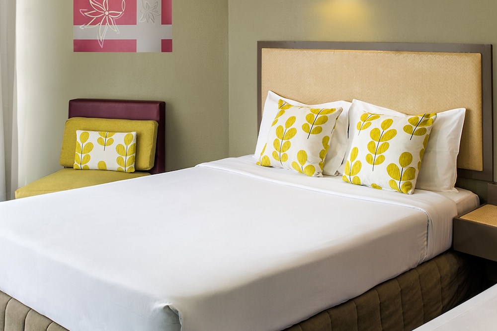 Standard Room, Multiple Beds photo 6