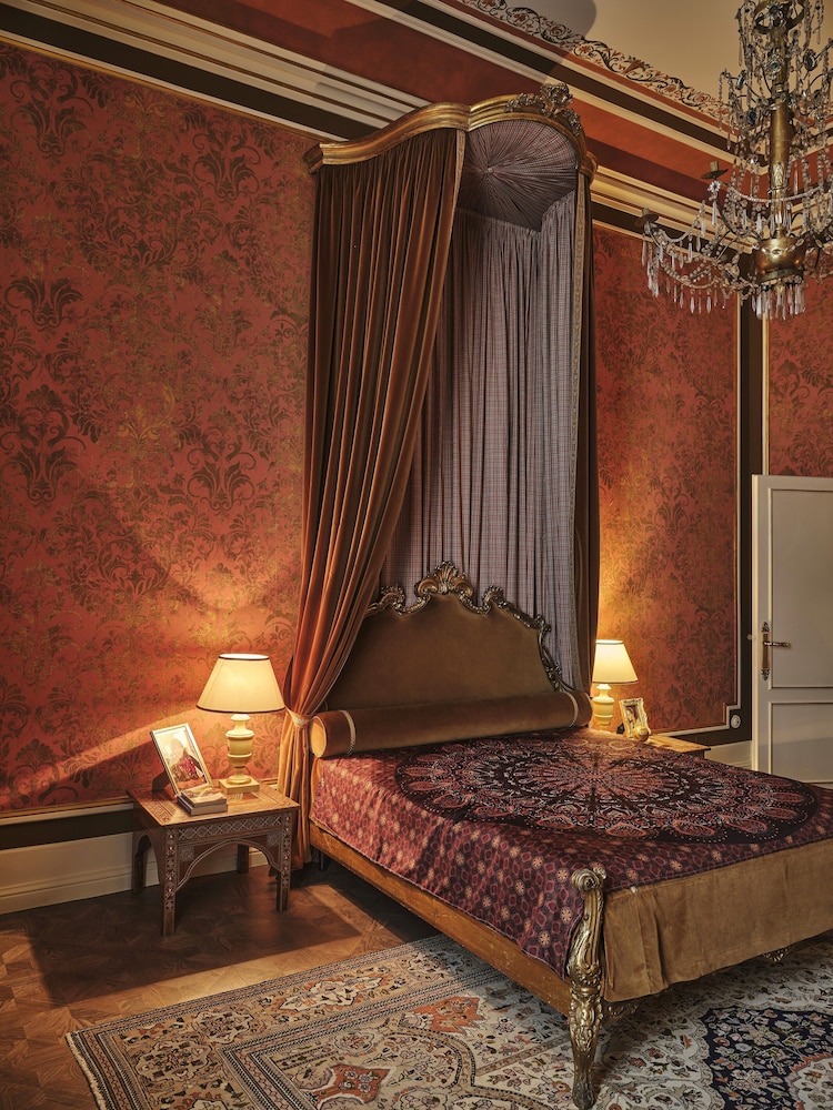 Royal Double Room, River View, Ground Floor photo 1