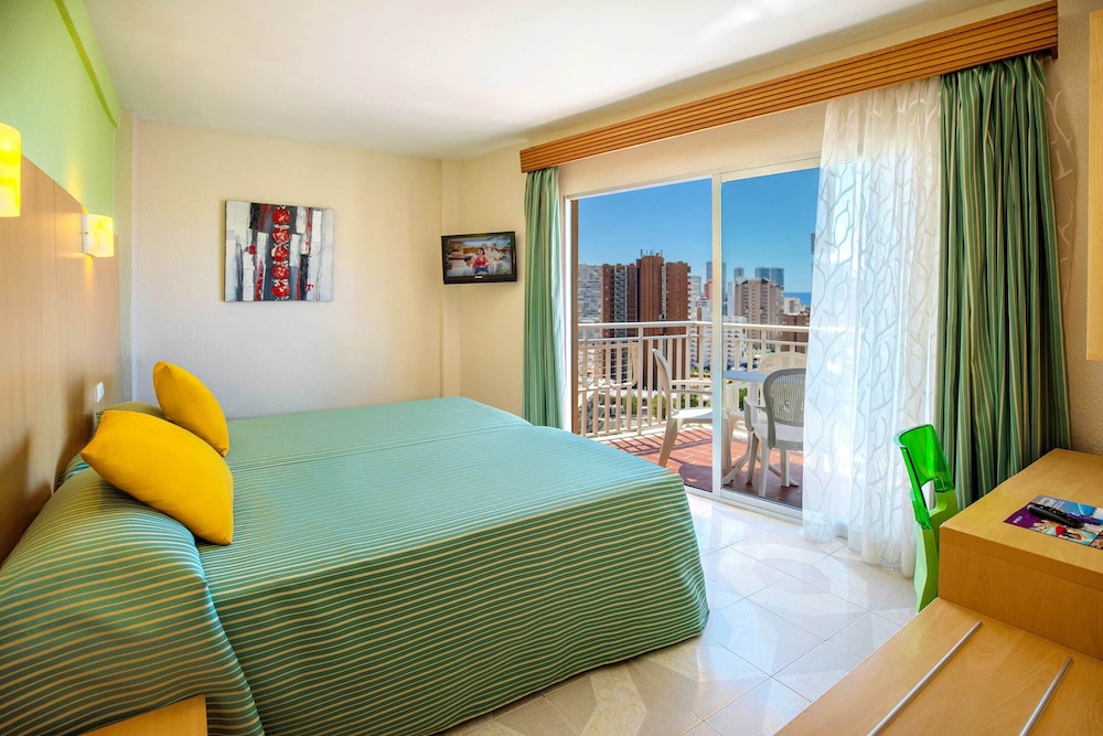 Superior Double Room, Balcony, City View (2 Adults + 1 Child) photo 2