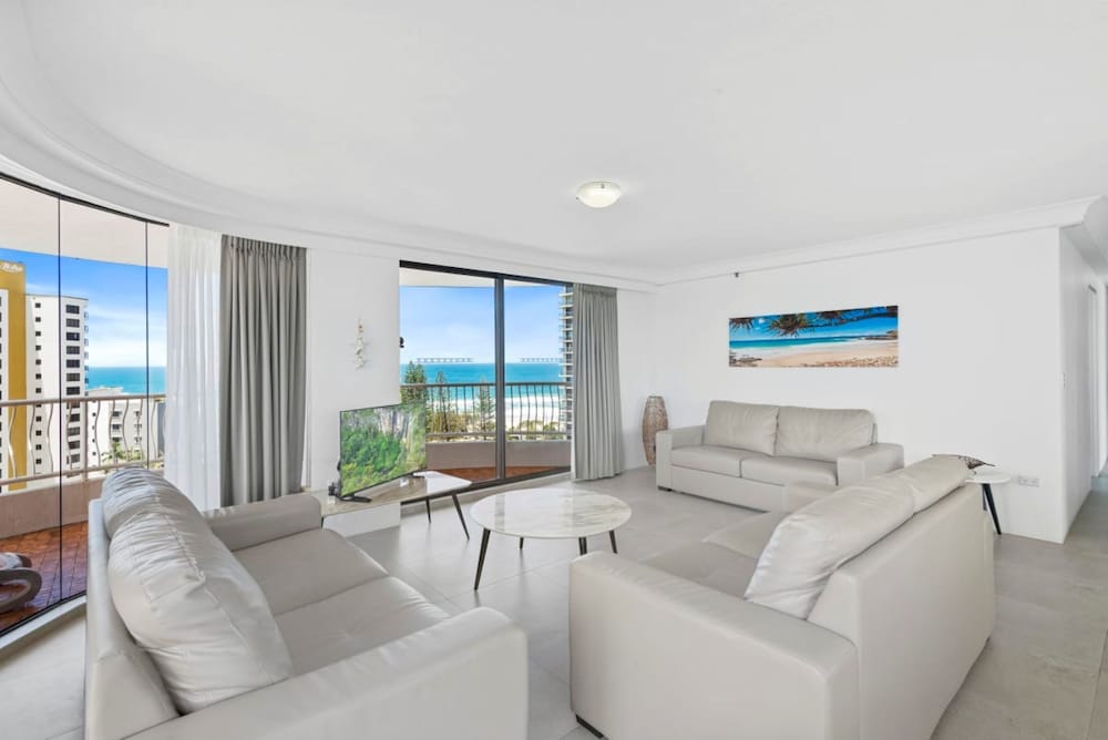 2 Bedroom Mid Ocean View photo 1