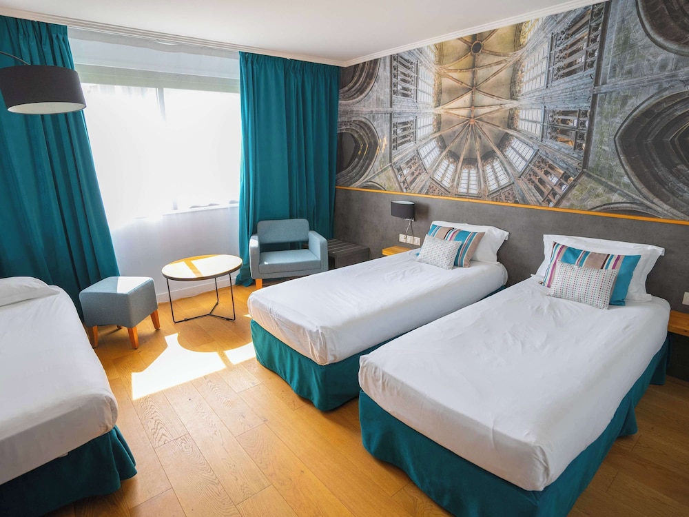 Standard Room, Multiple Beds - Photo 1