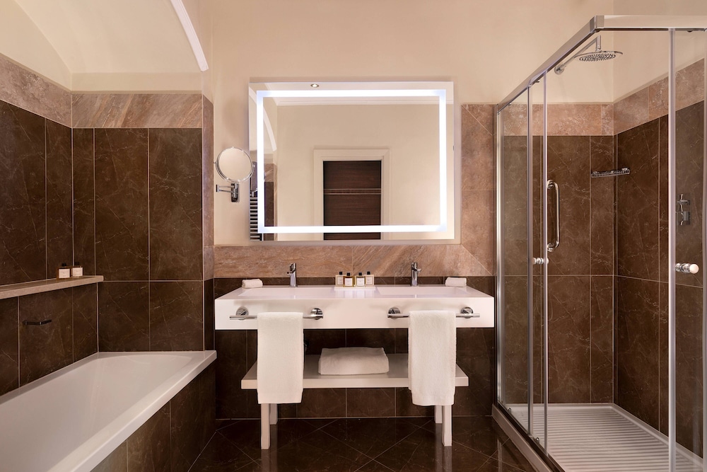 Royal Suite, 1 Bedroom (Balcony) - Photo 5