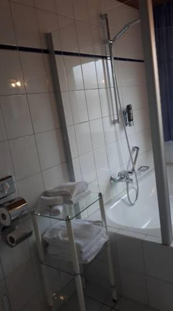 Double Room - Photo 7